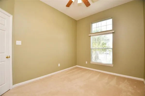 $2,400 | 3111 Zelko Drive, Pearland, TX 77584