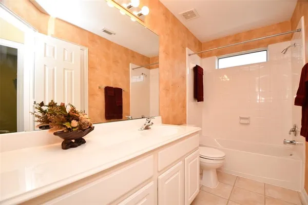 $2,400 | 3111 Zelko Drive, Pearland, TX 77584