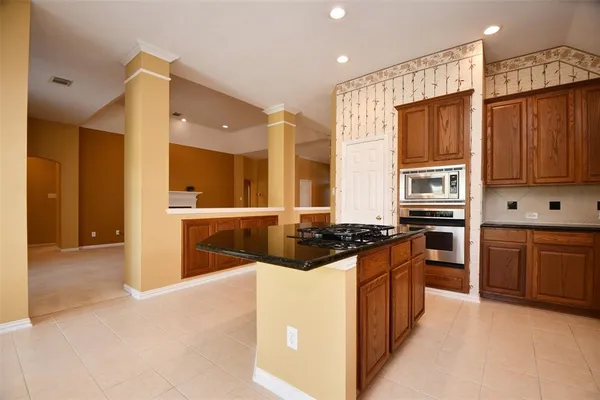 $2,400 | 3111 Zelko Drive, Pearland, TX 77584