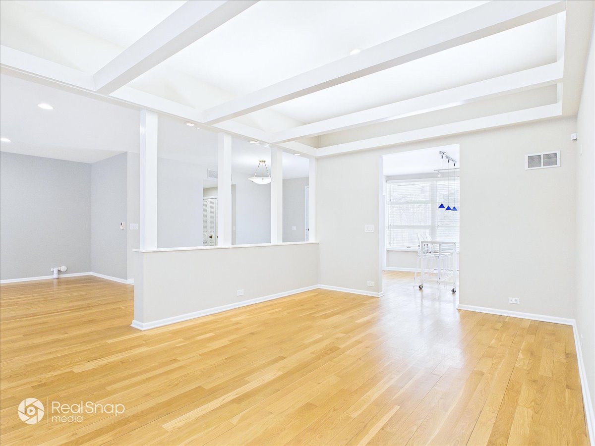 730 Sheridan Road Highland Park, IL 60035 - Photo 13 of 48 a view of an empty room