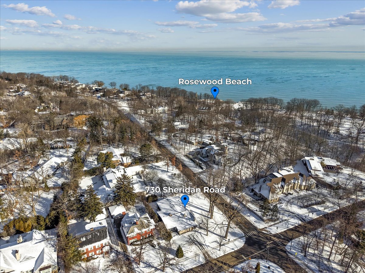 730 Sheridan Road Highland Park, IL 60035 - Photo 3 of 48 a view of city and ocean