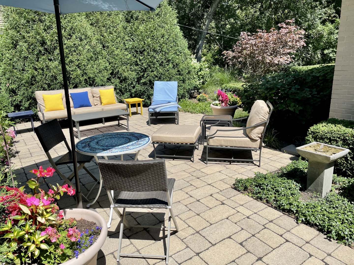 730 Sheridan Road Highland Park, IL 60035 - Photo 34 of 48 a backyard of a house with outdoor seating