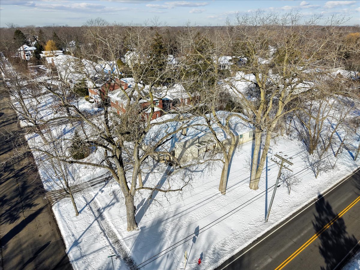 730 Sheridan Road Highland Park, IL 60035 - Photo 43 of 48 a view of a city