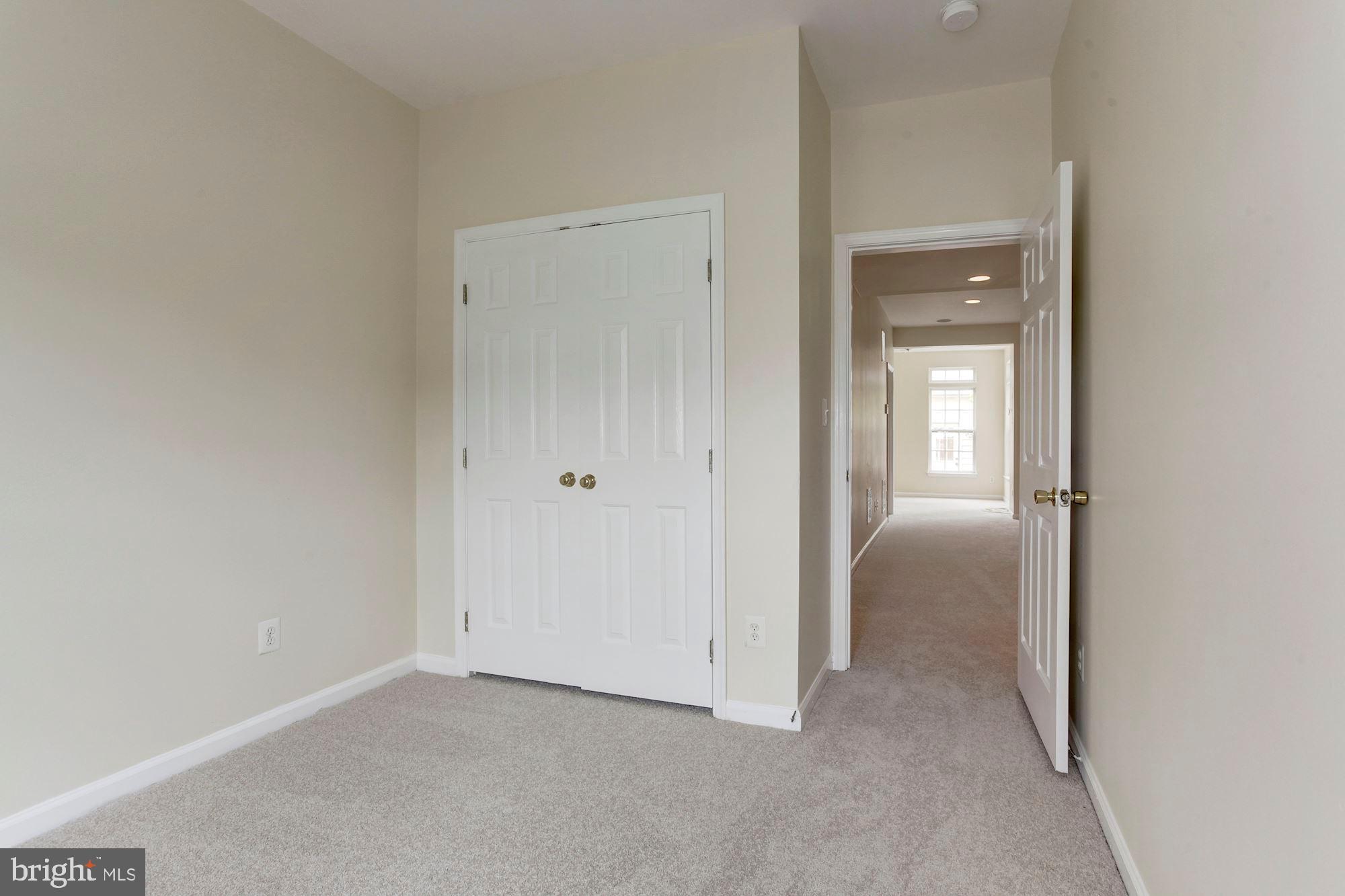 16618 Barge Circle Woodbridge, VA 22191 - Photo 20 of 65 Lower level bedroom/ closet