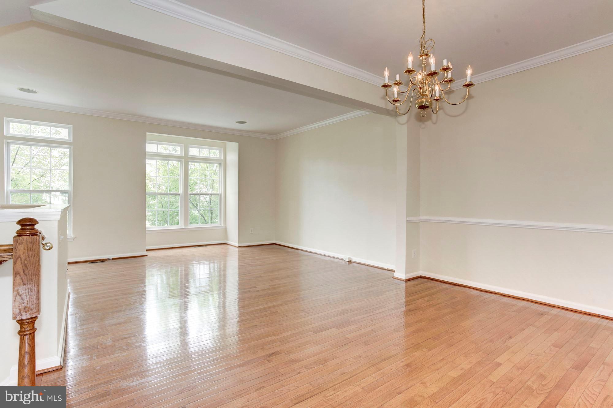 16618 Barge Circle Woodbridge, VA 22191 - Photo 21 of 65 Living room with Box bay window