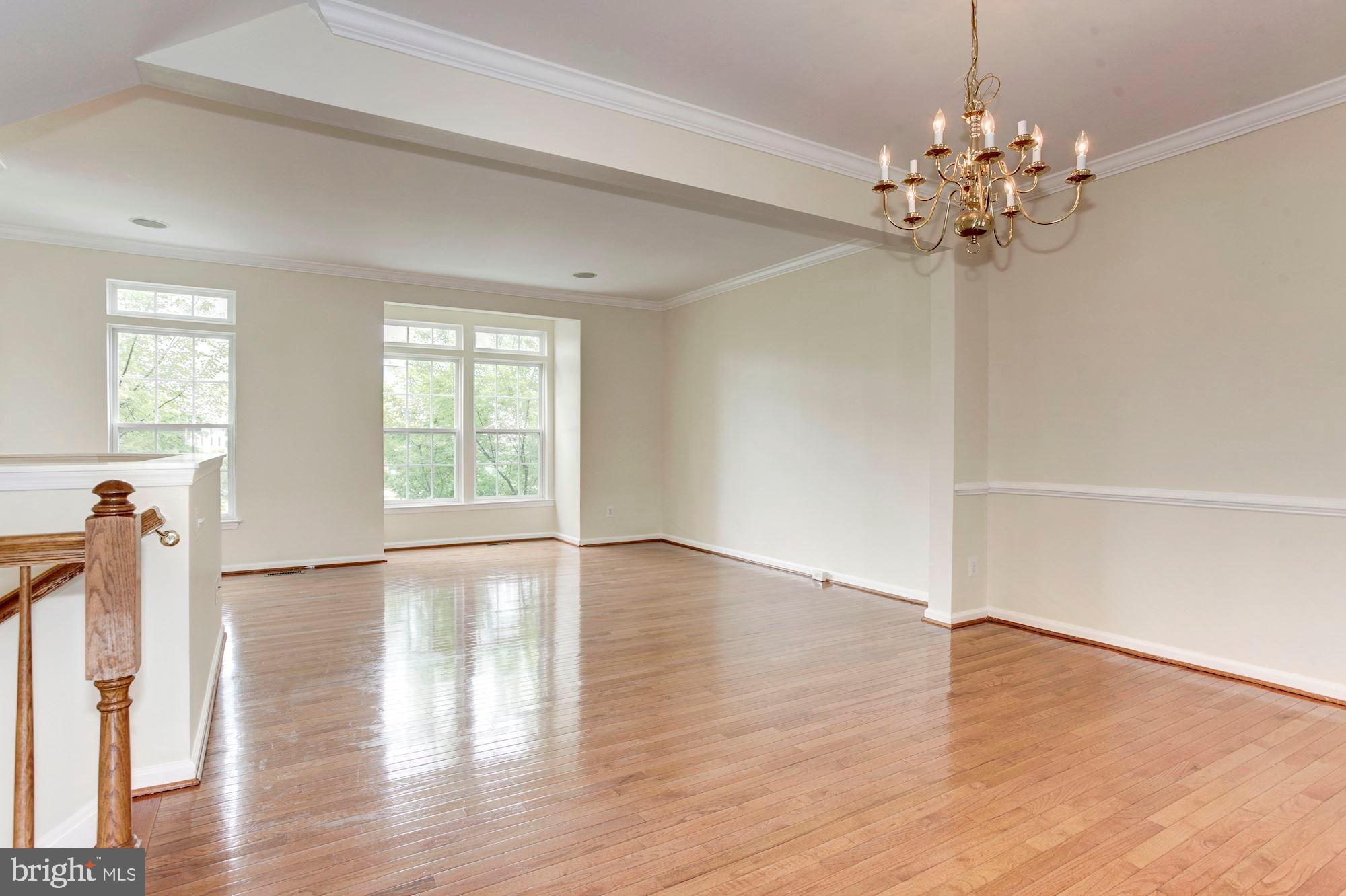 16618 Barge Circle Woodbridge, VA 22191 - Photo 22 of 65 Living Room with hardwood floor