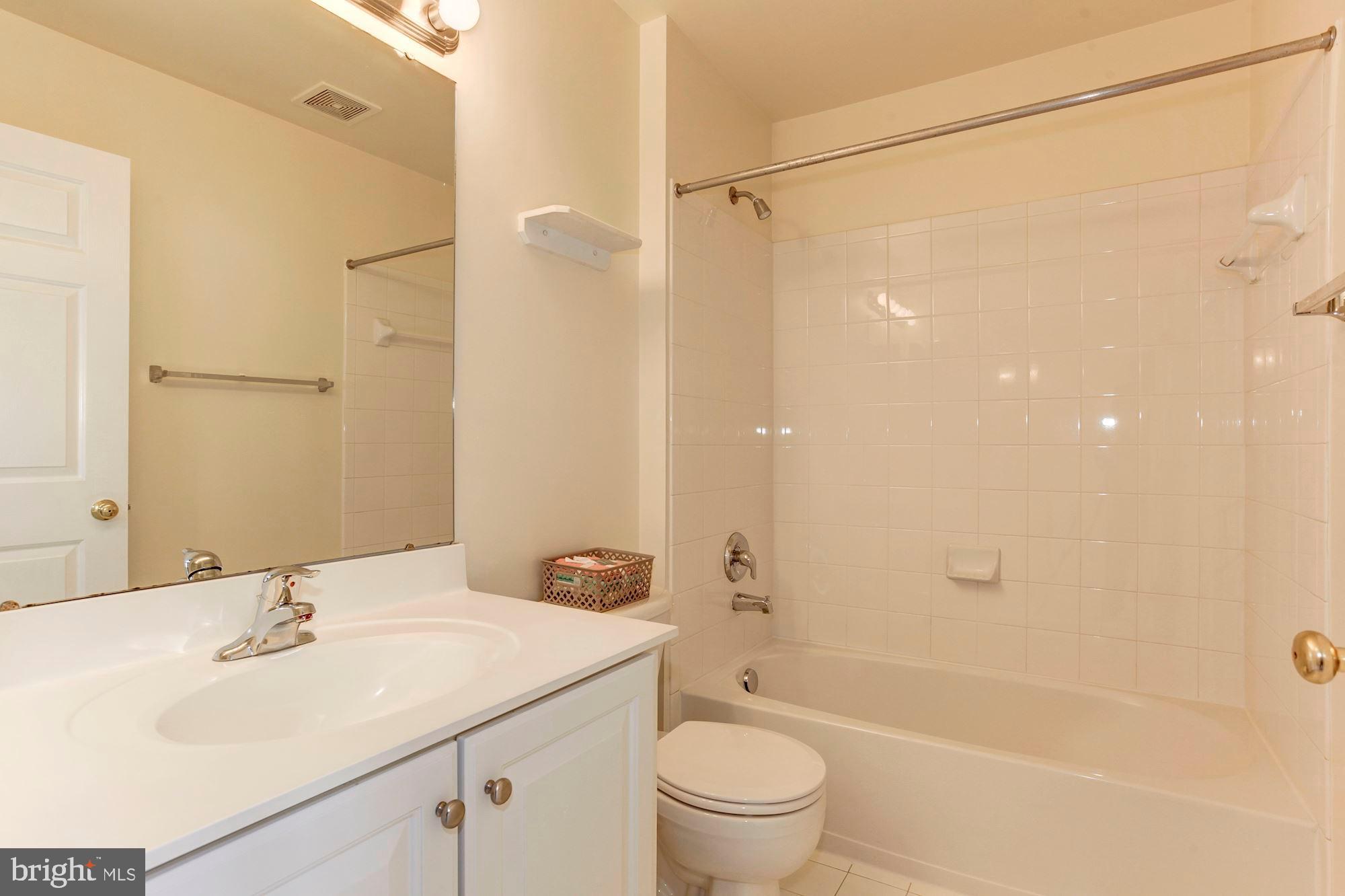 16618 Barge Circle Woodbridge, VA 22191 - Photo 55 of 65 Hall bath on the 3rd level