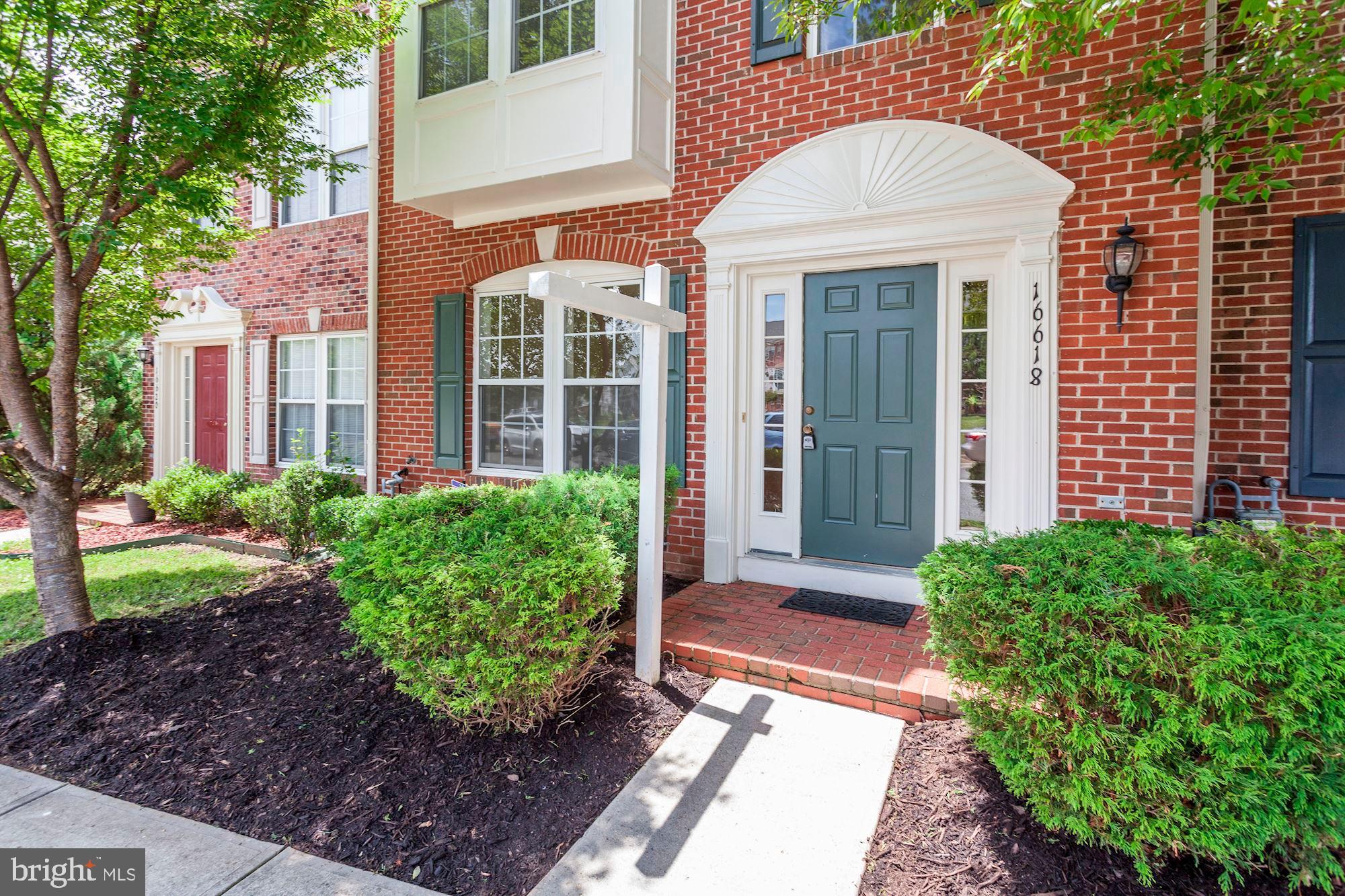 16618 Barge Circle Woodbridge, VA 22191 - Photo 8 of 65 Brick front with Box Window
