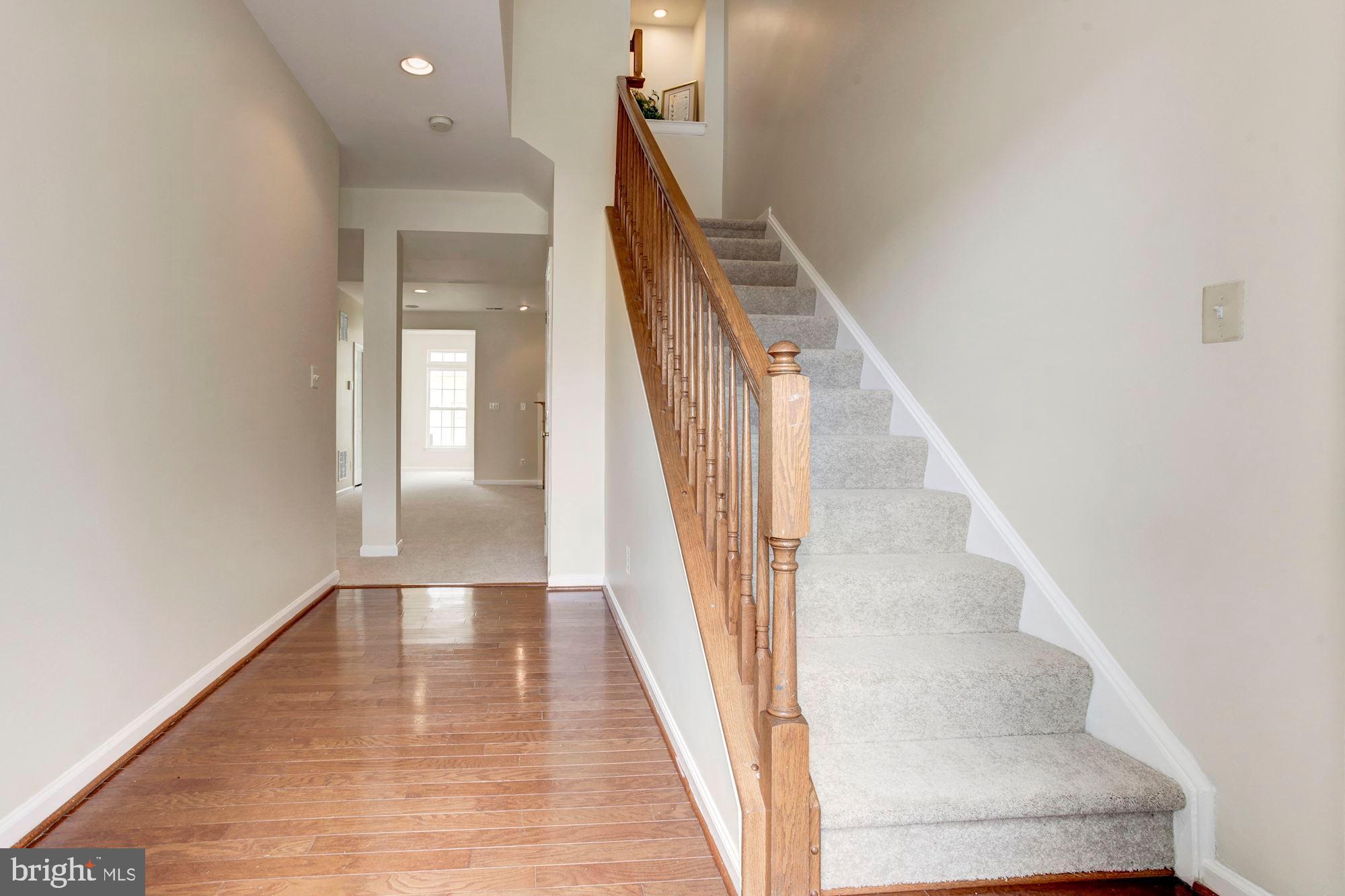 16618 Barge Circle Woodbridge, VA 22191 - Photo 9 of 65 Hardwood in Foyer
