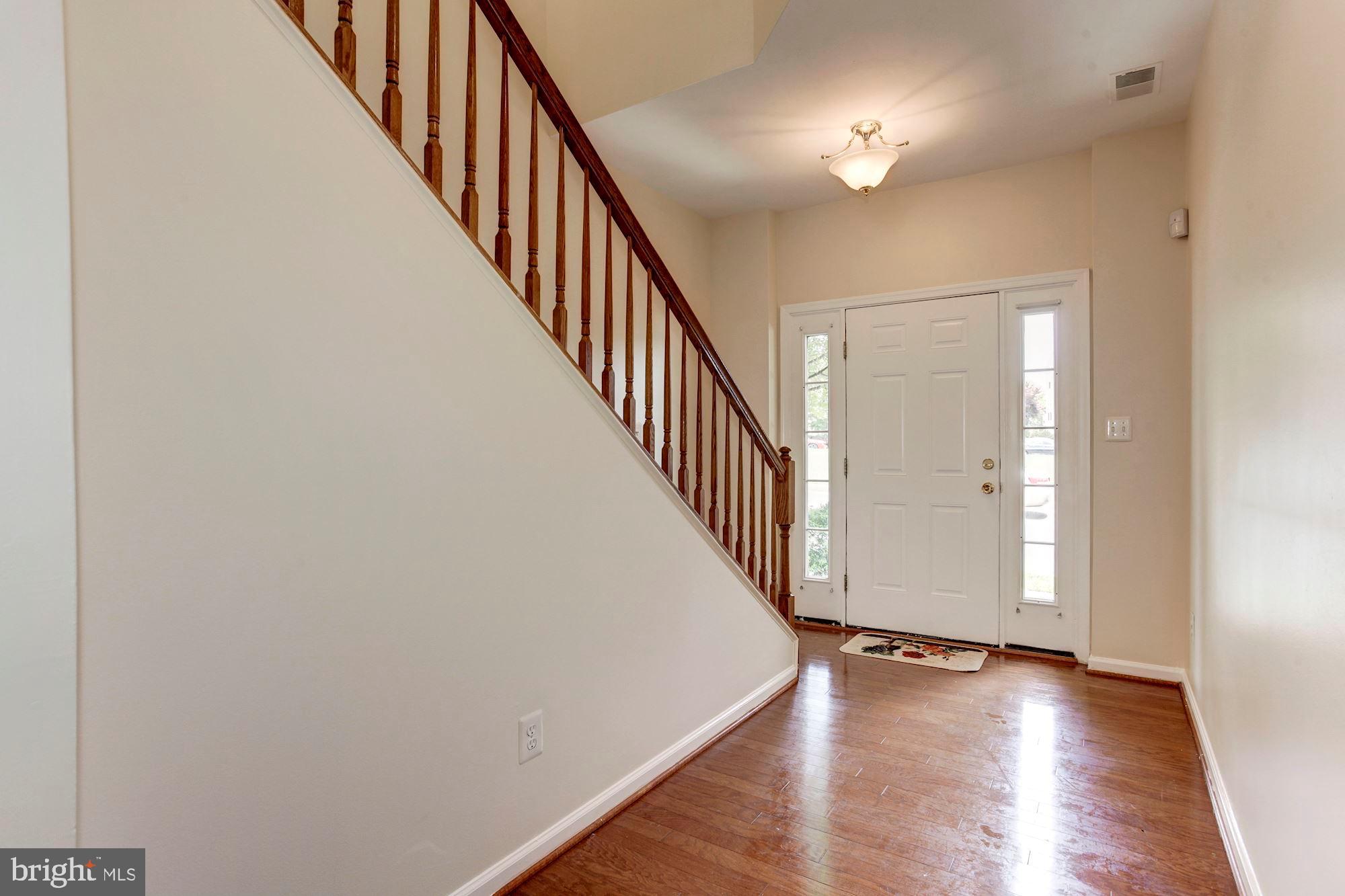 16618 Barge Circle Woodbridge, VA 22191 - Photo 10 of 65 Hardwood in Foyer