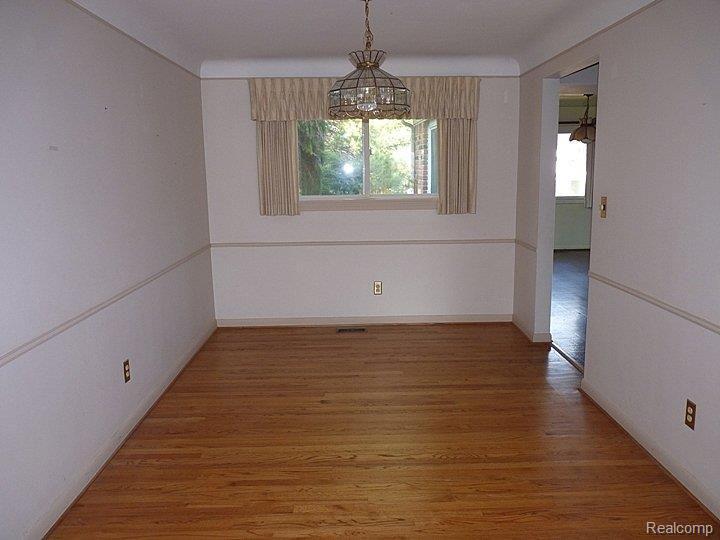 8408 Hampton Road Grosse Ile, MI 48138 - Photo 5 of 24 Hampton DR 1.JPG