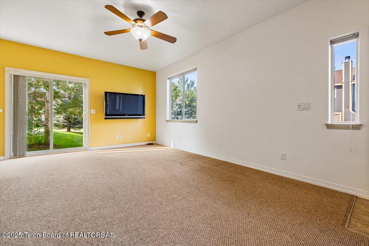337 Forest View Drive Driggs, ID 83422 - Photo 4 of 20 Living Room