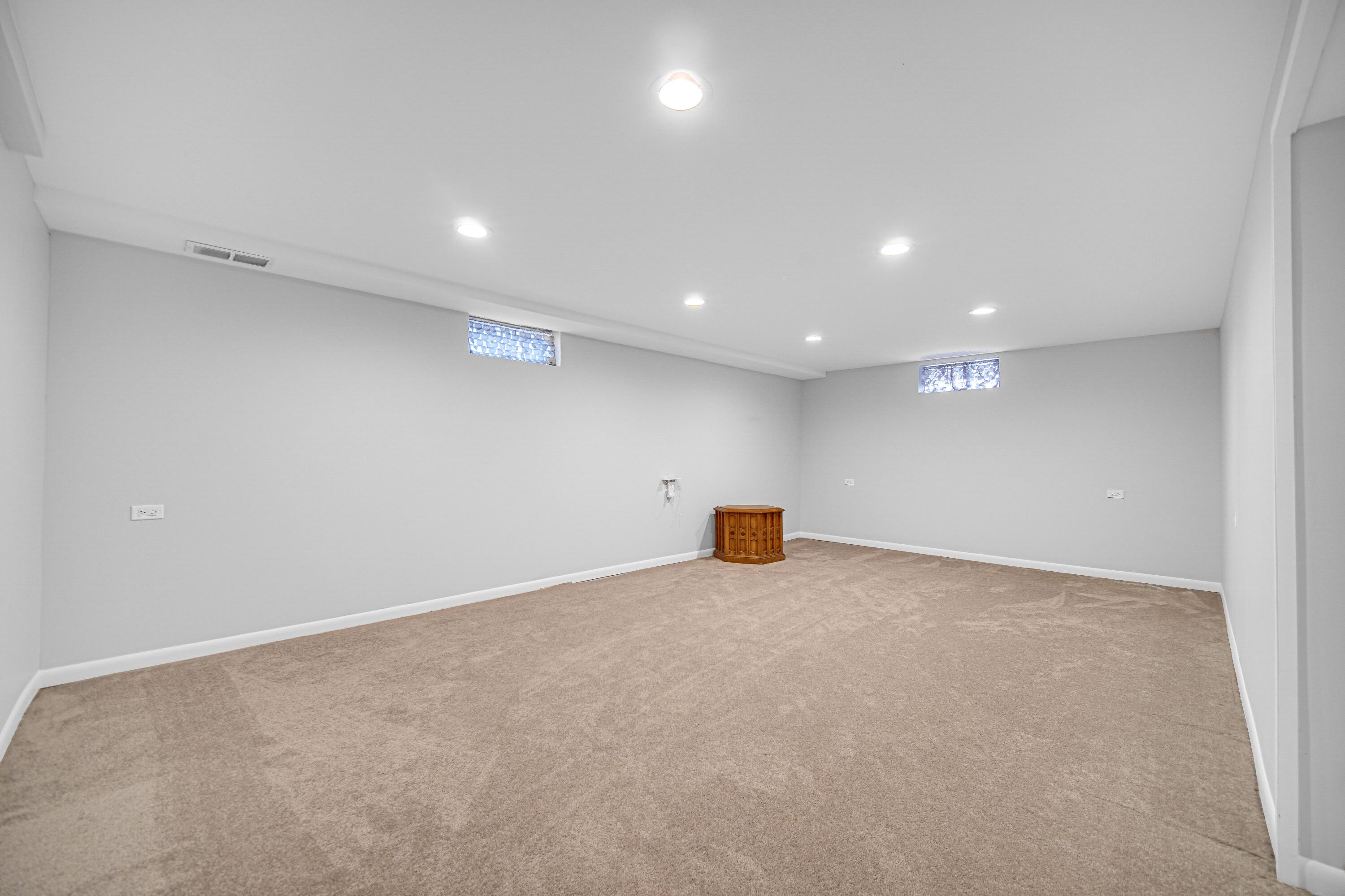 519 Hickory Lane Munster, IN 46321 - Photo 15 of 19 3000x2000