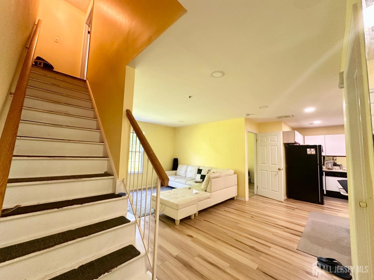 263 Prestwick Way Edison, NJ 08820 - Photo 3 of 18