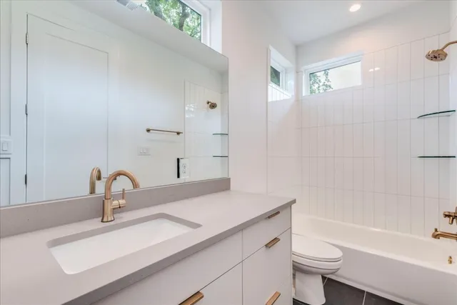 $539,000 | 1713 East M. Franklin Avenue, Unit 2, Austin, TX 78721