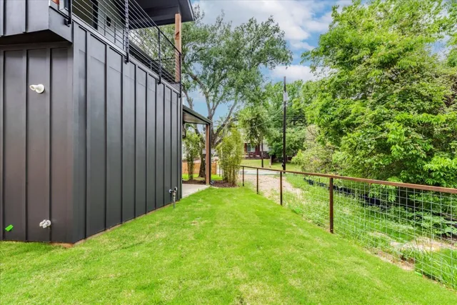 $539,000 | 1713 East M. Franklin Avenue, Unit 2, Austin, TX 78721