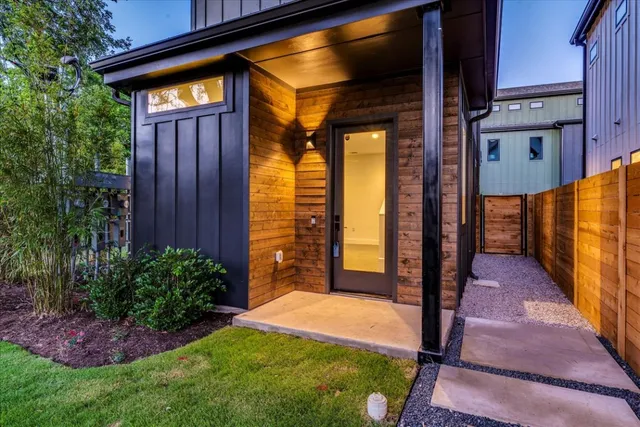 $539,000 | 1713 East M. Franklin Avenue, Unit 2, Austin, TX 78721