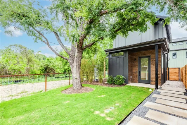 $539,000 | 1713 East M. Franklin Avenue, Unit 2, Austin, TX 78721