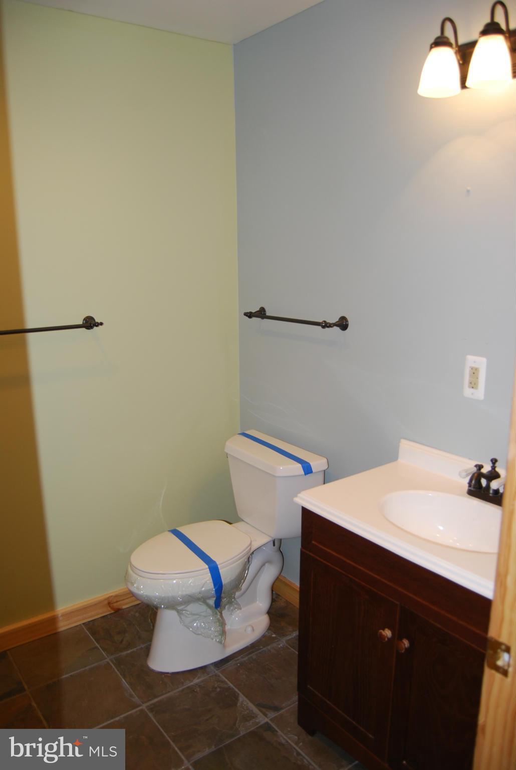23868 New Mountain Road Aldie, VA 20105 - Photo 18 of 26 Bath