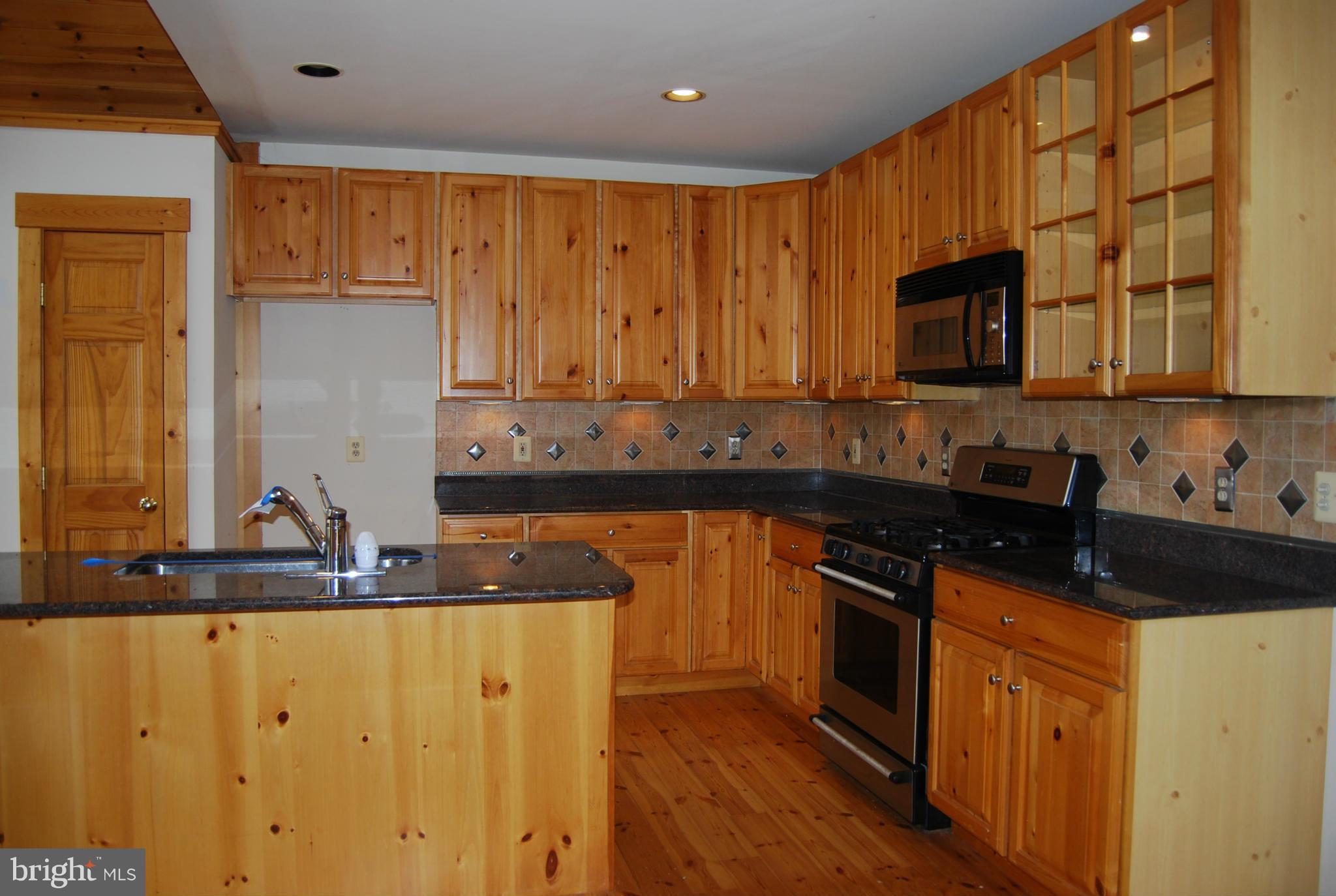 23868 New Mountain Road Aldie, VA 20105 - Photo 4 of 26 Kitchen