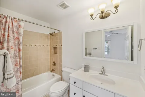 $1,549,000 | 4 Yellow Plum Court, Rockville, MD 20850