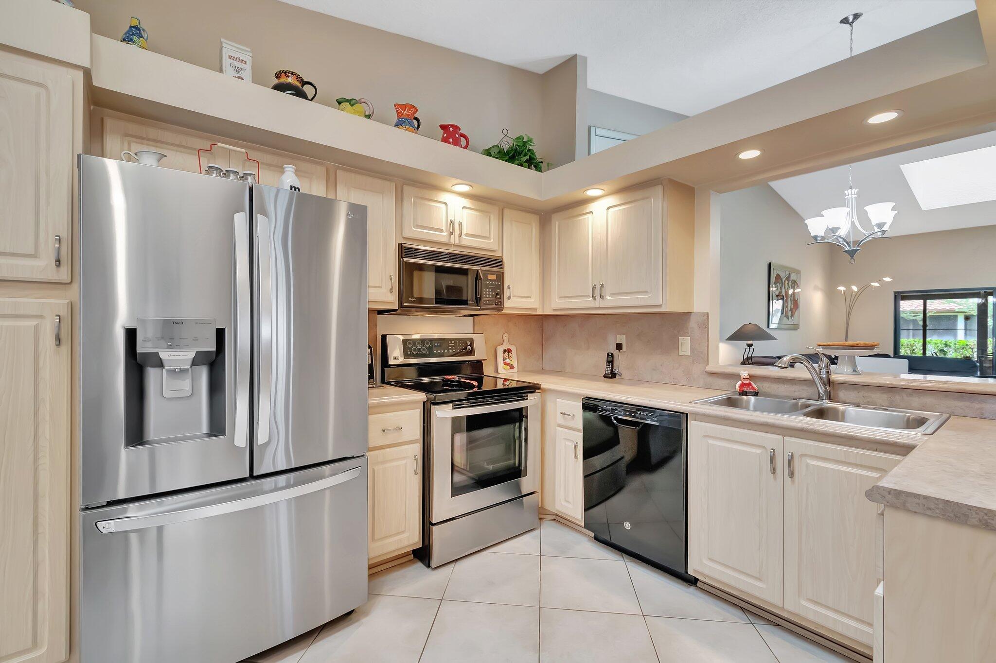 6375 Kings Gate Circle Delray Beach, FL 33484 - Photo 17 of 92 24-web-or-mls-DSC_6631