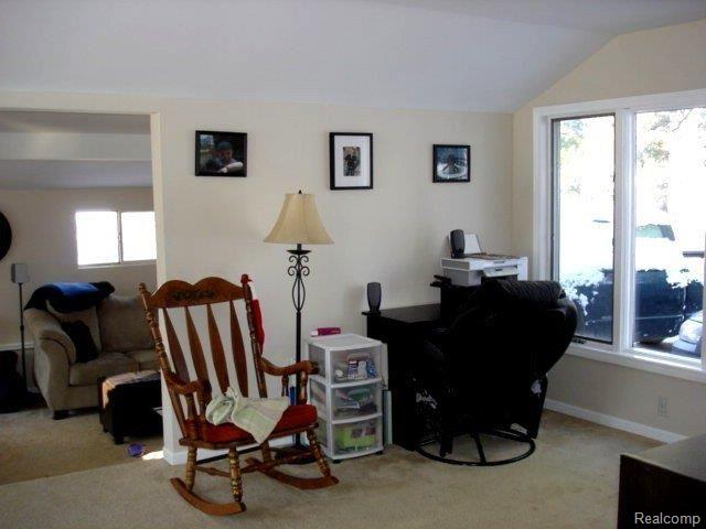 7826 Teahen Road Brighton, MI 48116 - Photo 20 of 25 Guest House Living Room
