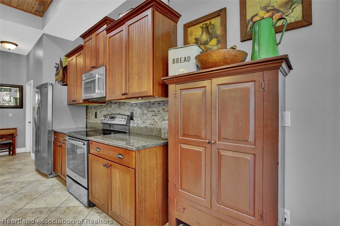 5668 Apple Road Sebring, FL 33875 - Photo 10 of 36 Gallery Image 10