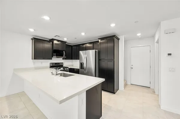 $1,950 | 5913 Yee Haw Street, Unit 125, North Las Vegas, NV 89081