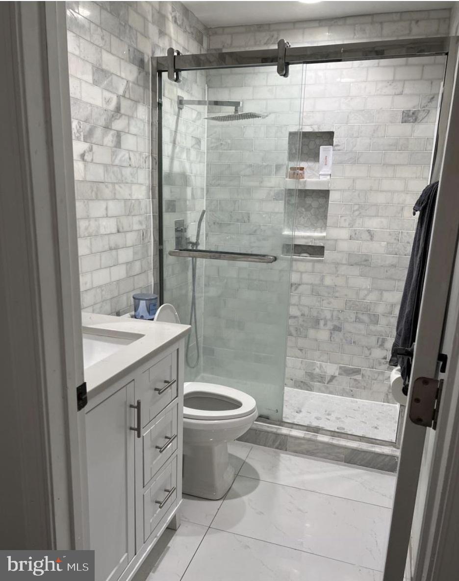 6953 Decatur Street Hyattsville, MD 20784 - Photo 15 of 23 Main Level Full Bath