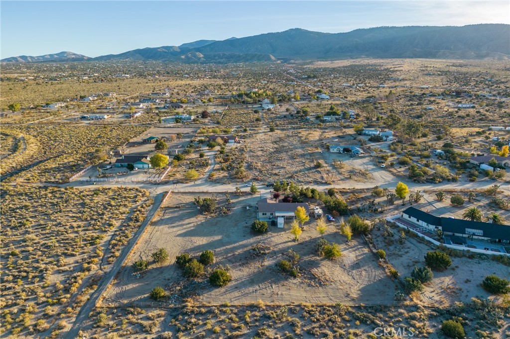 388 Calaveras Road Pinon Hills, CA 92372 - Photo 36 of 44 a view of city and ocean