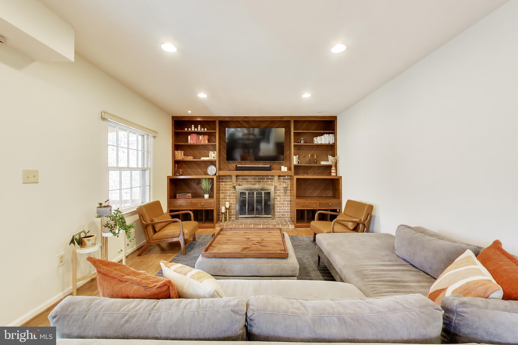 10150 Red Spruce Road Fairfax, VA 22032 - Photo 17 of 70 Family Room with Recessed Lighting and Built-Ins