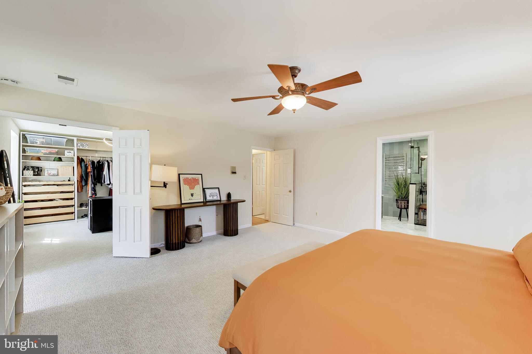 10150 Red Spruce Road Fairfax, VA 22032 - Photo 23 of 70 Primary Suite with a Large Dressing Room