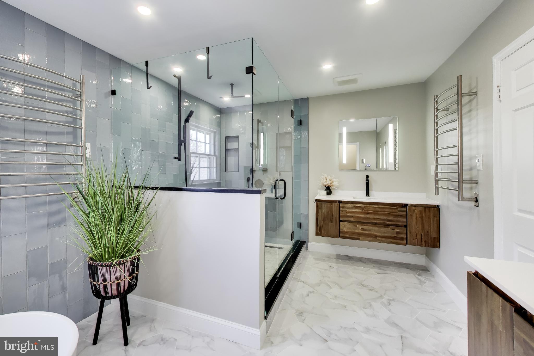 10150 Red Spruce Road Fairfax, VA 22032 - Photo 27 of 70 Relish the Walk-In Shower w/Exquisite Custom Tile