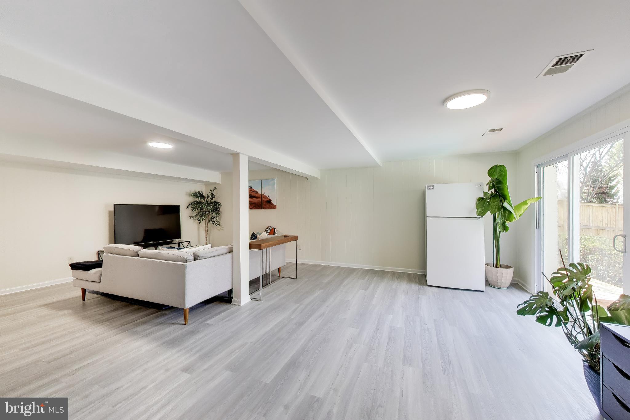 10150 Red Spruce Road Fairfax, VA 22032 - Photo 41 of 70 Recreation Room with Sliding Glass Door to Pool