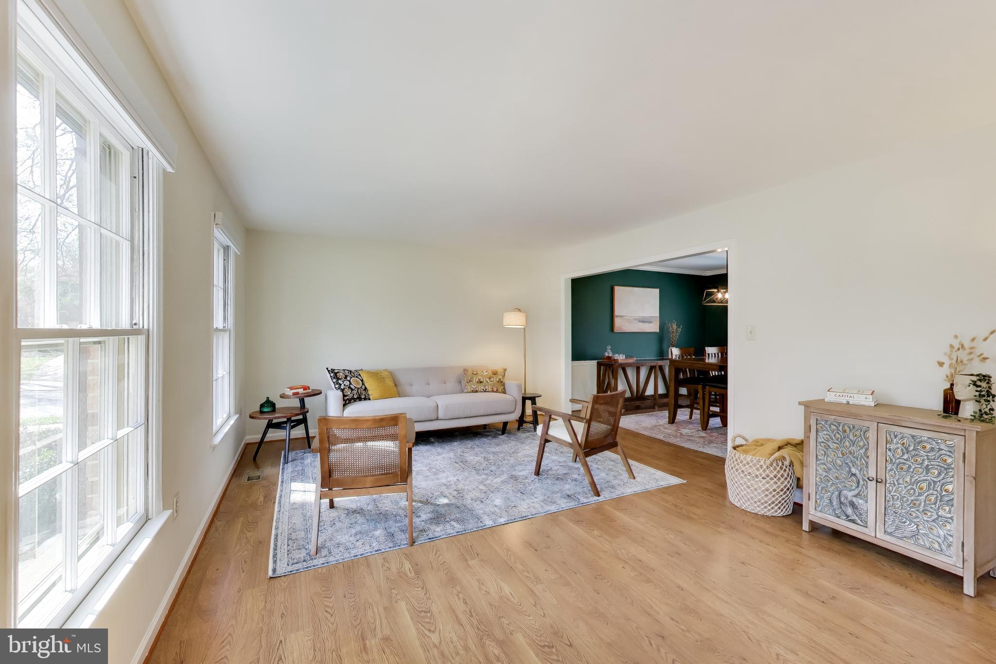 10150 Red Spruce Road Fairfax, VA 22032 - Photo 5 of 70 Spacious Sun-Filled Living Room