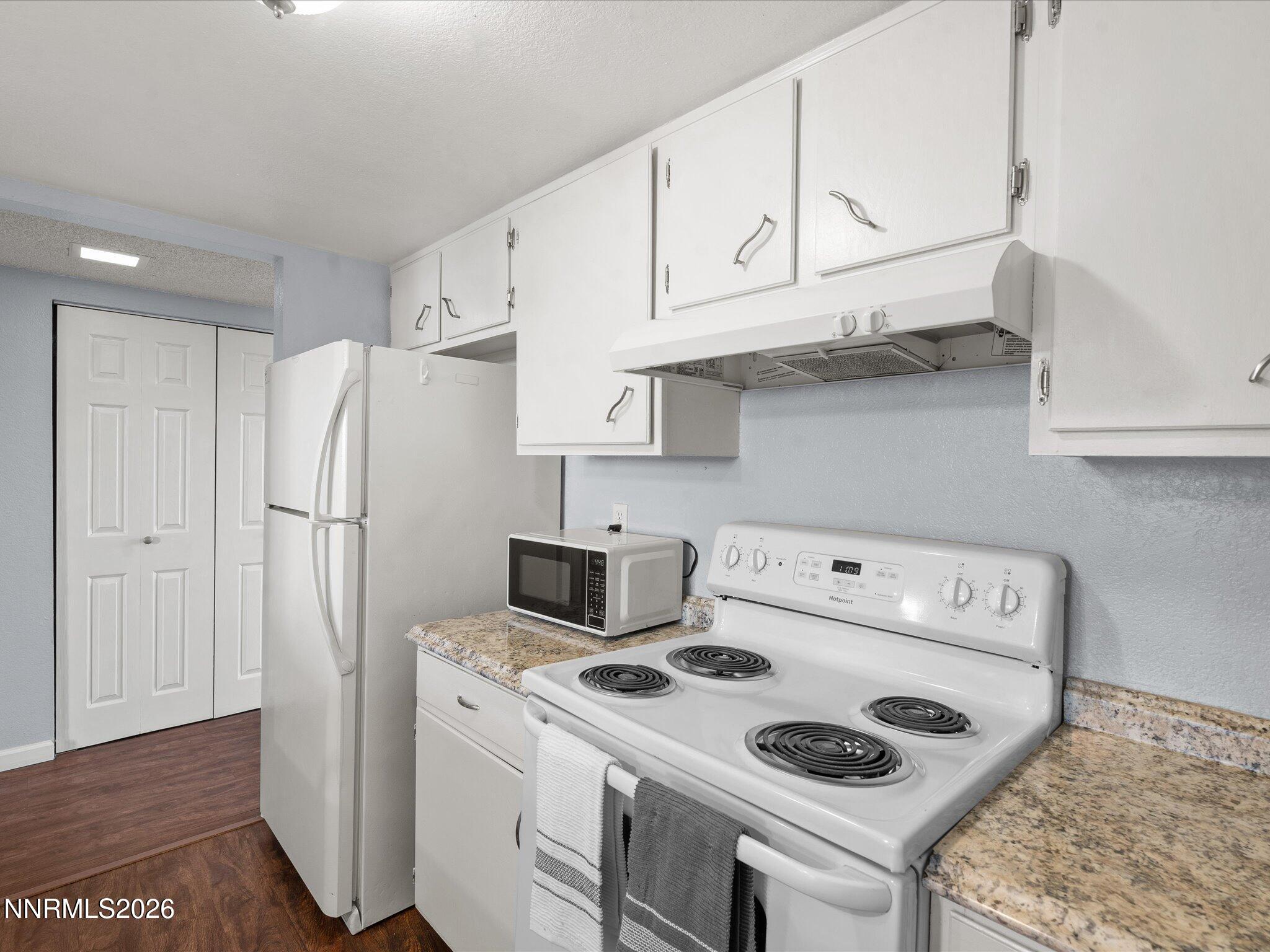 13902 Lear Boulevard Reno, NV 89506 - Photo 7 of 26 11-13902 Lear Blvd-110