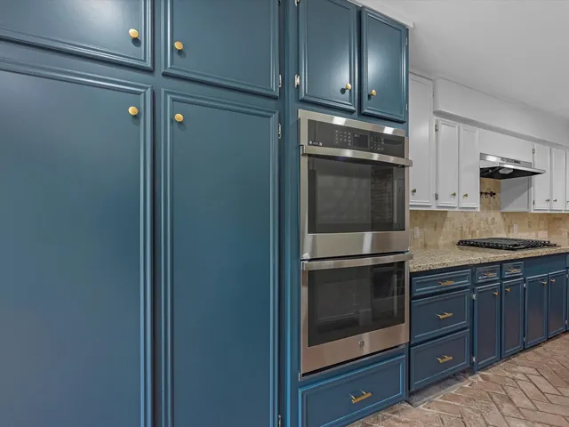 $2,700 | 9829 Cedardale Drive, Houston, TX 77055