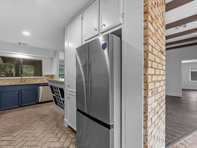 $2,700 | 9829 Cedardale Drive, Houston, TX 77055