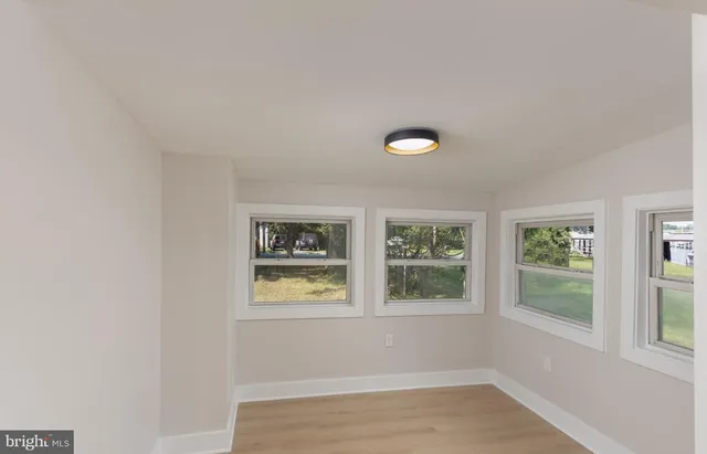 a view of empty room with window