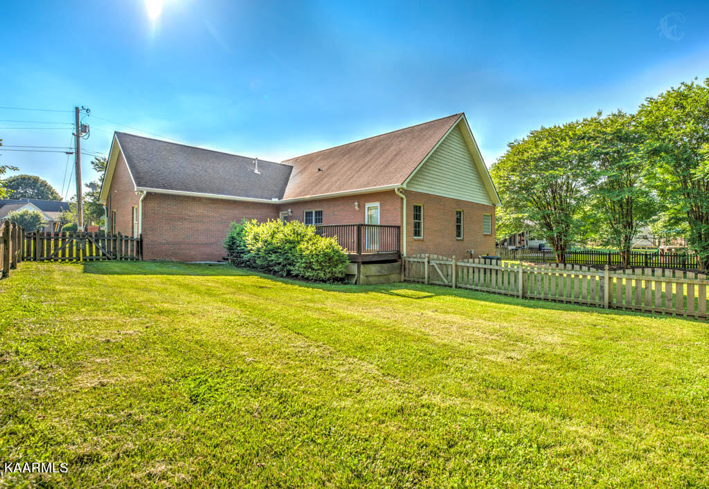 108 Rutherford Court Clinton, TN 37716 - Photo 4 of 26 DSC_5695_6_7_8_9-Edit