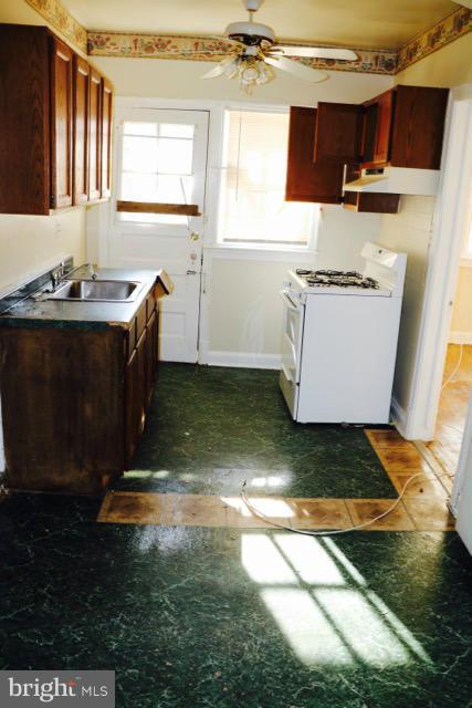 2903 R Street Southeast Washington, DC 20020 - Photo 8 of 23 Kitchen