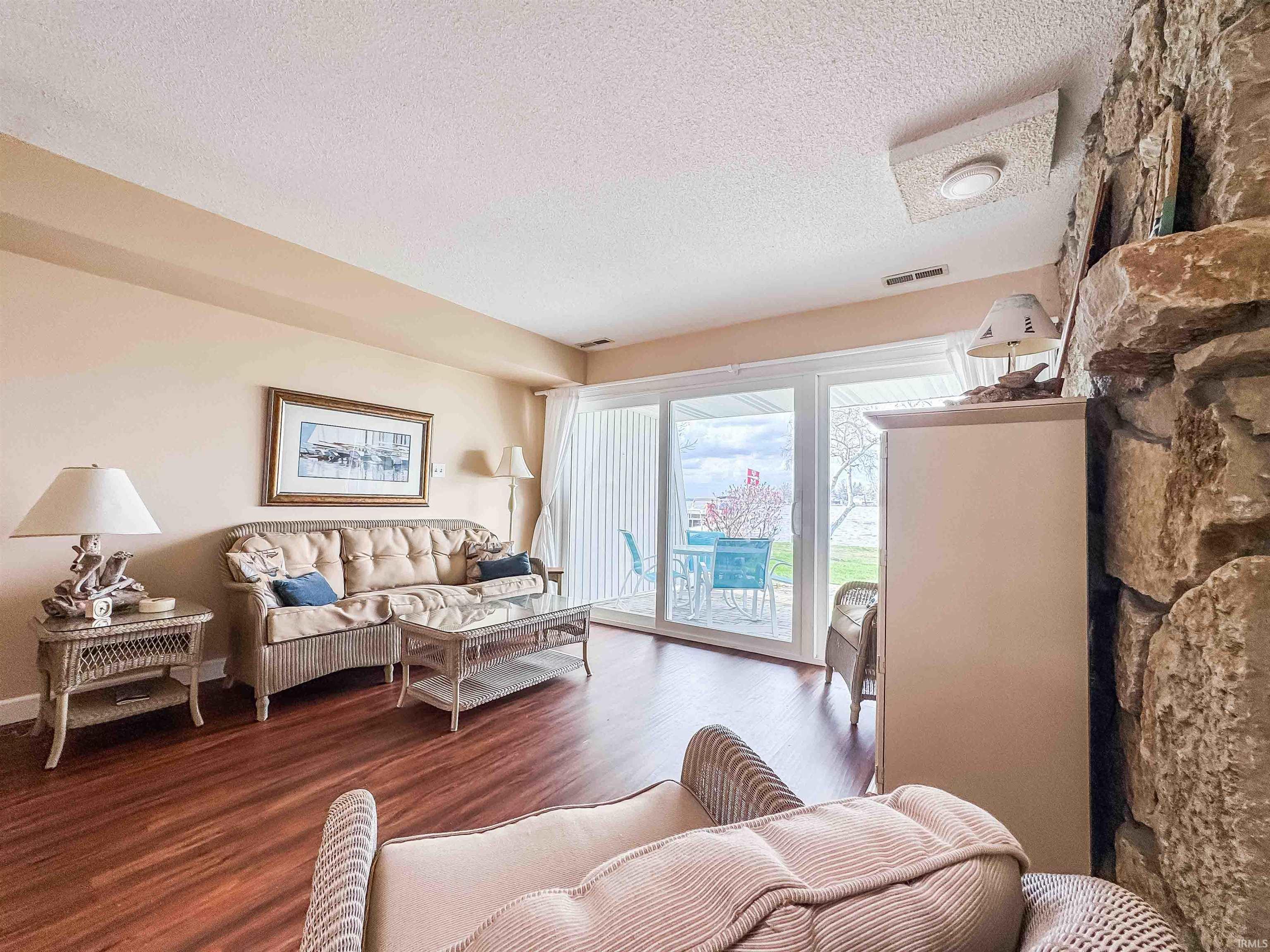 10095 North Turkey Creek Road, Unit 19 Syracuse, IN 46567 - Photo 13 of 33