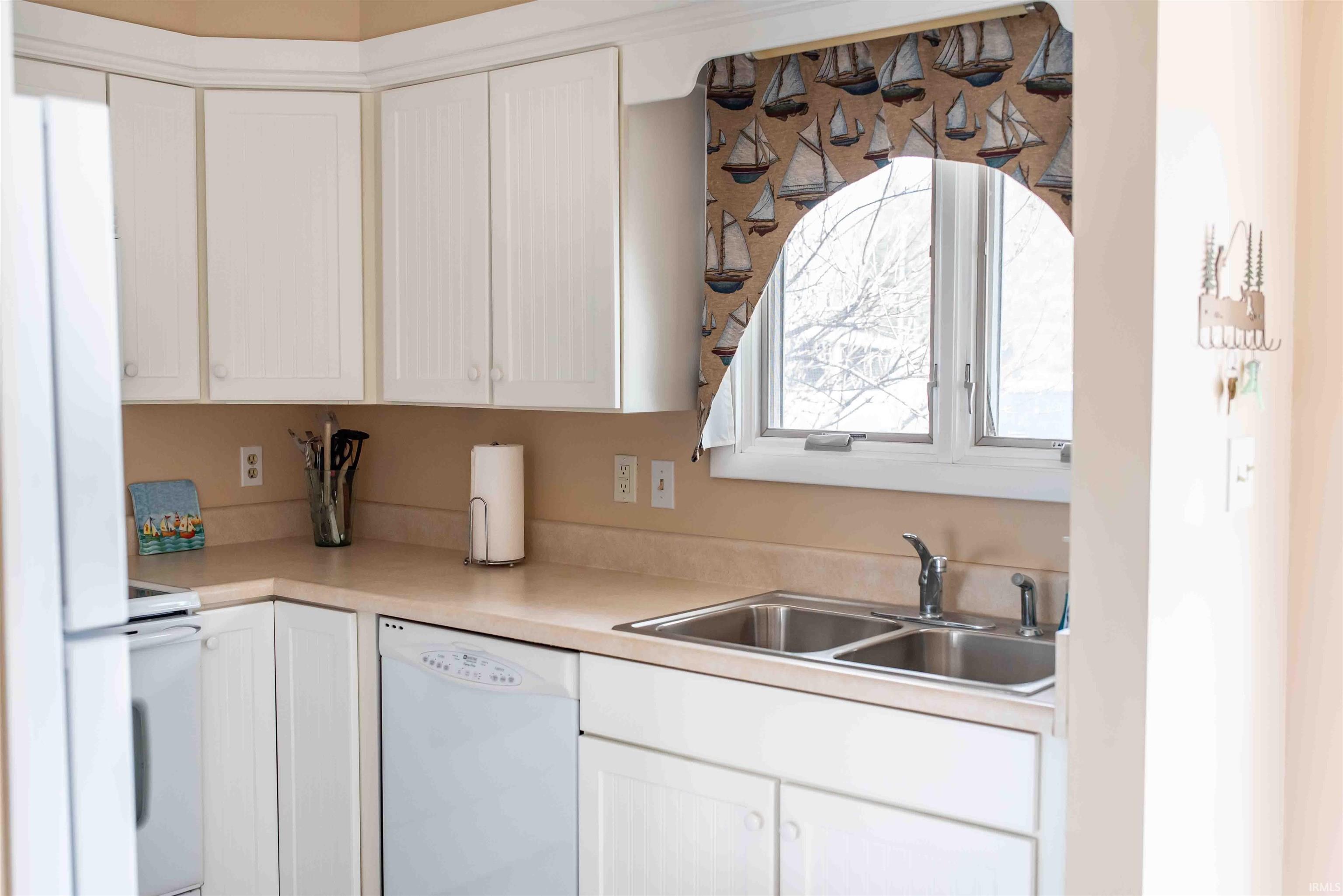 10095 North Turkey Creek Road, Unit 19 Syracuse, IN 46567 - Photo 9 of 33