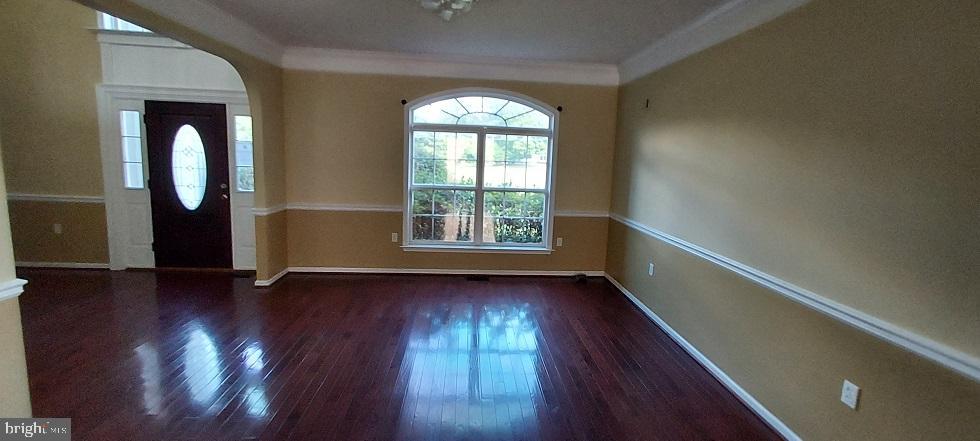 21700 Slidell Road Boyds, MD 20841 - Photo 12 of 45 Living room