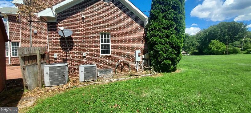 21700 Slidell Road Boyds, MD 20841 - Photo 4 of 45 side