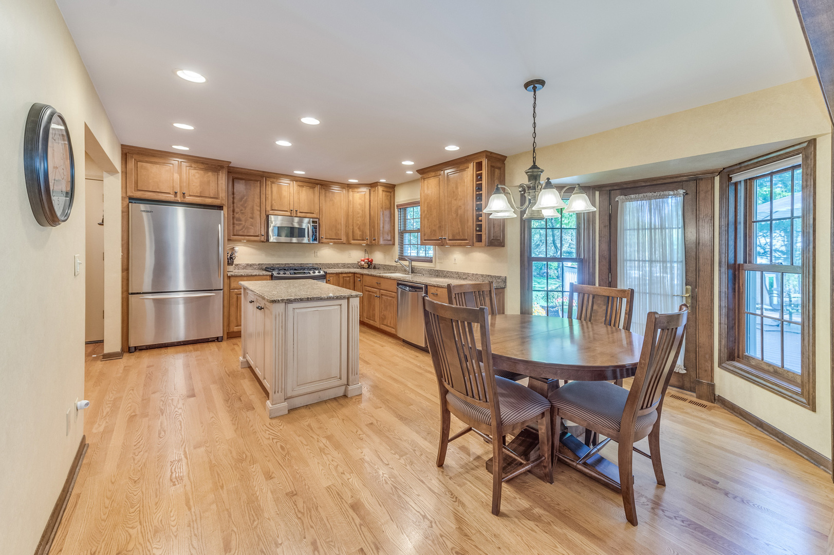 628 North Tyler Road St. Charles, IL 60174 - Photo 13 of 38