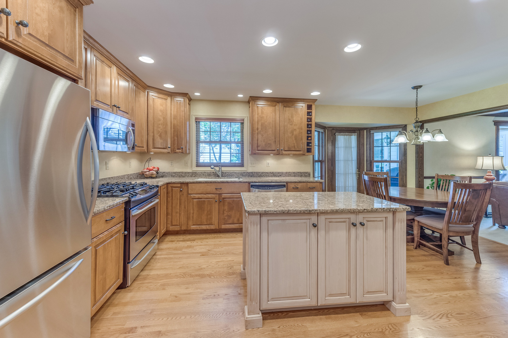 628 North Tyler Road St. Charles, IL 60174 - Photo 15 of 38
