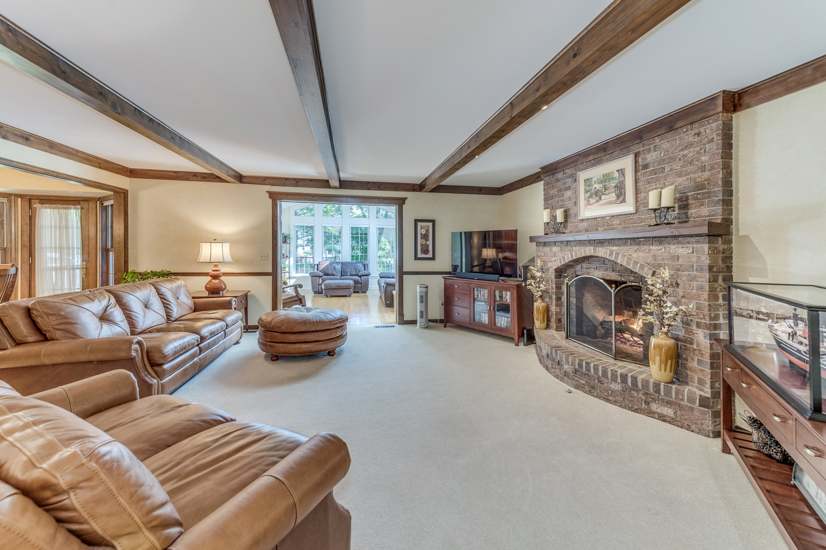 628 North Tyler Road St. Charles, IL 60174 - Photo 8 of 38