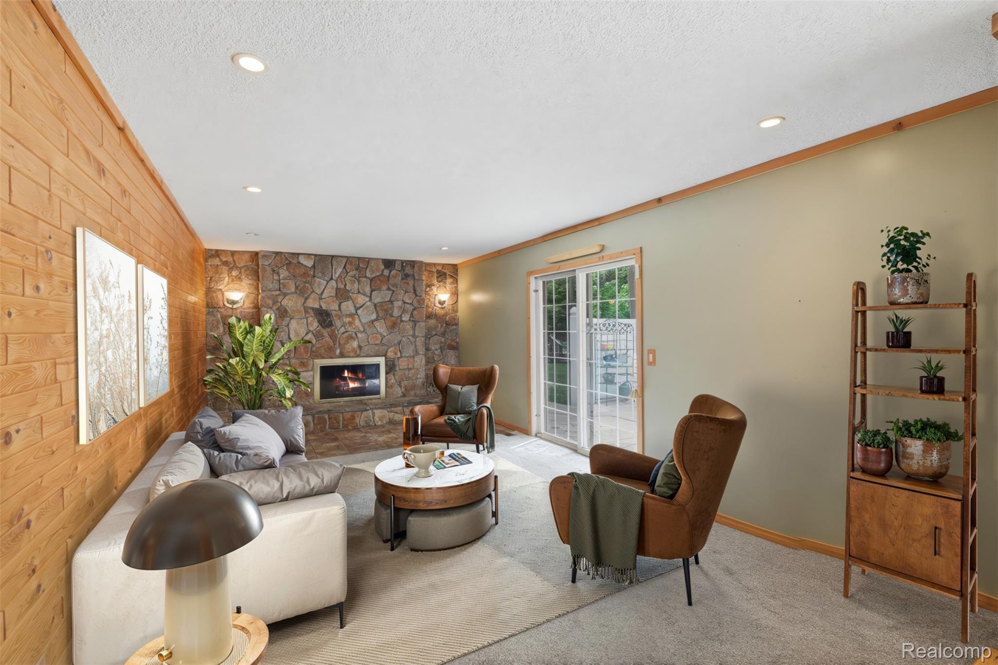 18461 Gill Road Livonia, MI 48152 - Photo 13 of 39 16 staged.jpg